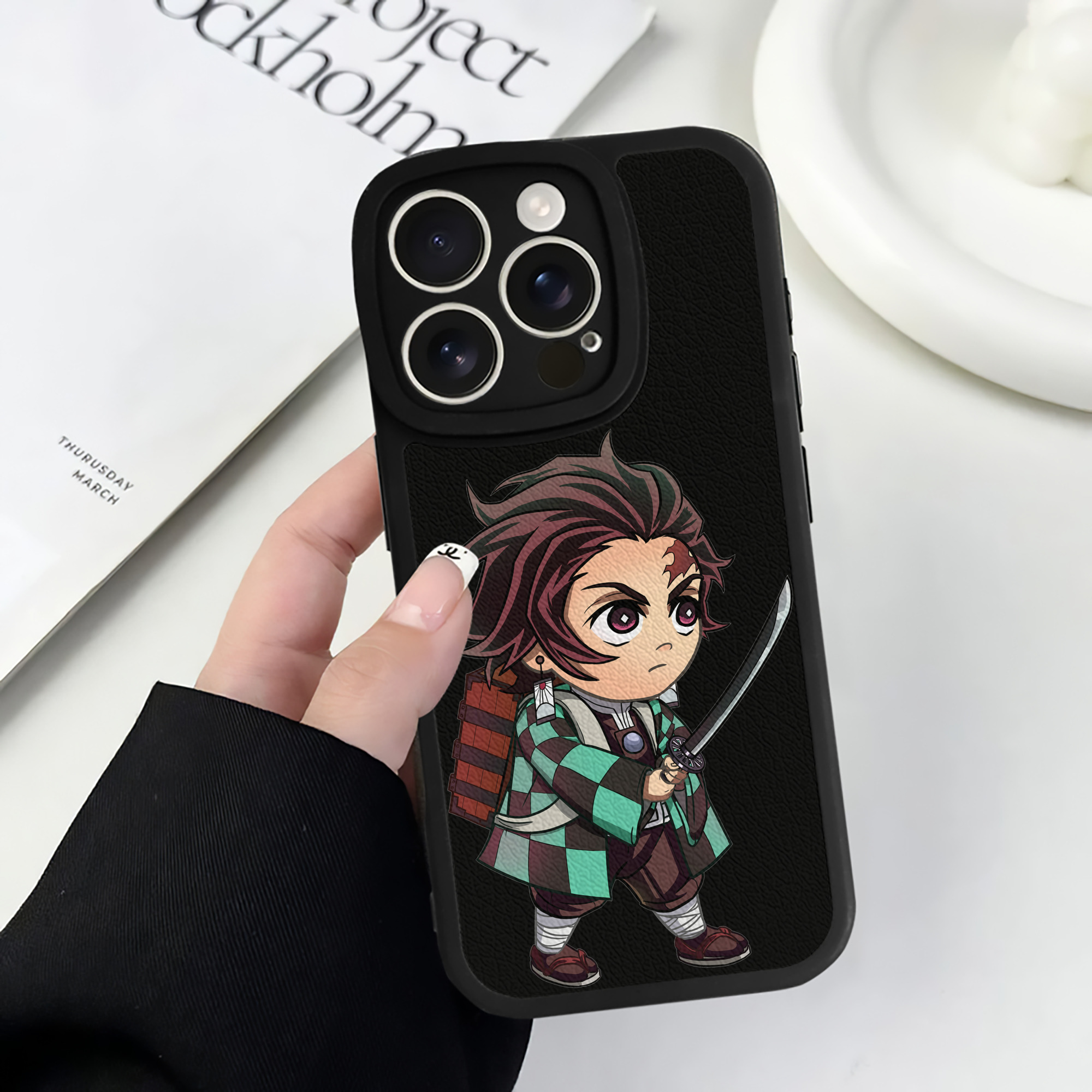 （画像用） 鬼滅の刃 竈門 炭治郎／かまど たんじろう Kamado Tanjirou 【iPhone 16シリーズ対応】シリコンスマホケース（レザー調） 材質：シリコン